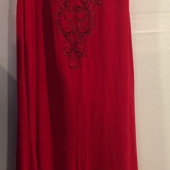 Red Dress. Size 10 . - Picture 5 of 5
